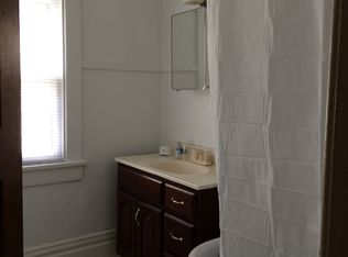 1406 1/2 W 3rd St, Waterloo, IA 50701