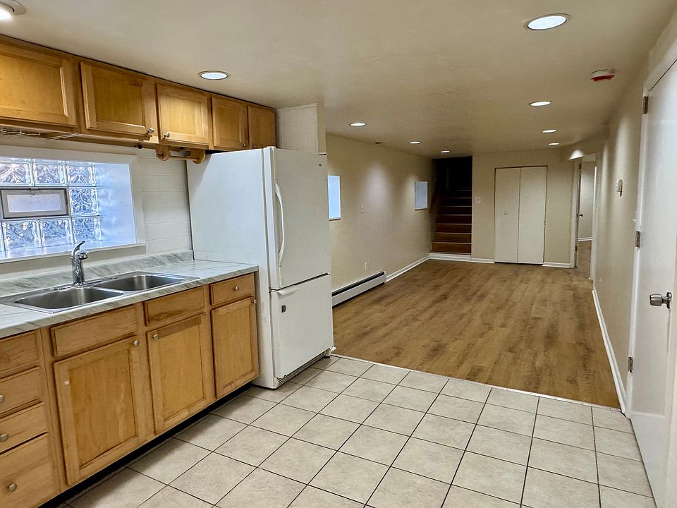 1st image of 5858 N Melvina Ave #G