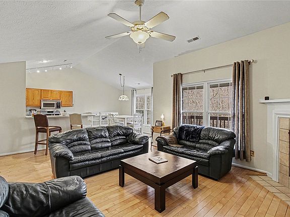 3rd image of 120 High Ridge Ct