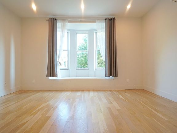 2nd image of 904 Sterling Pl #3A1