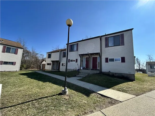 138 Orchard Dr #B, Saint Clairsville, OH 43950