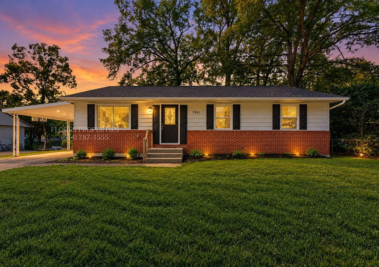 Modern Finishes & Hardwood Floors 4BR Columbus Gem — Photo 2
