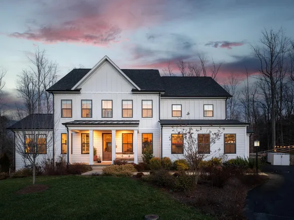 1330 Dubine Dr, Charlottesville, VA 22903