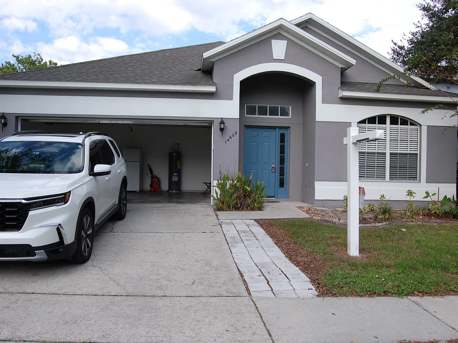 4 bed, 1952 sqft, $2,500 — Photo 1