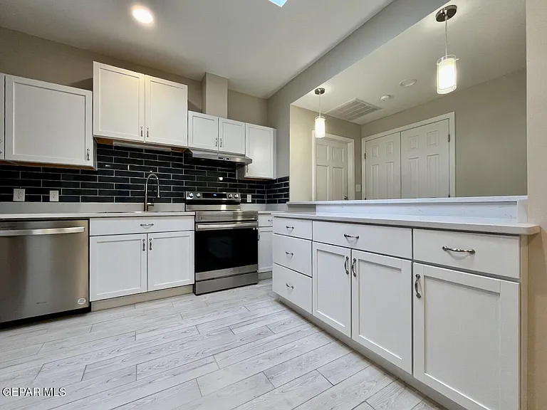 401 Blacker Ave #B — Photo 6