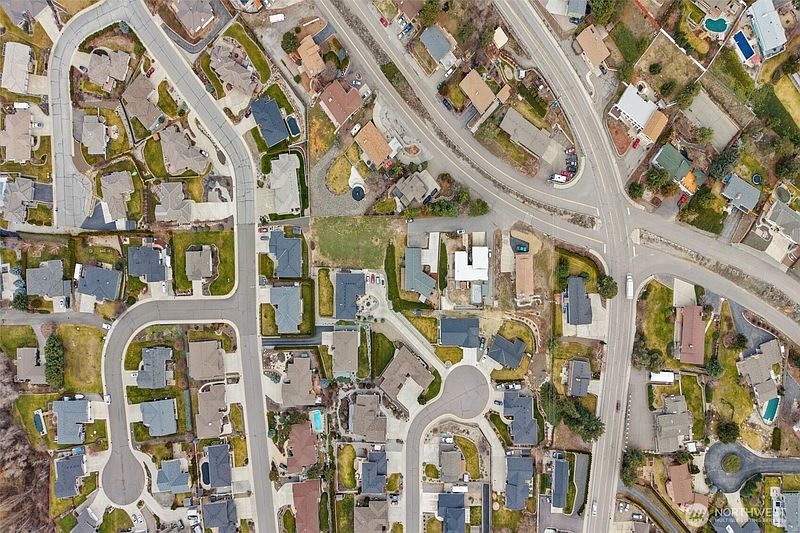 5th image of 554 Bengal Lane