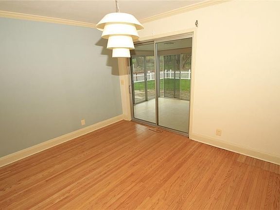 5th image of 1 Crestview Dr