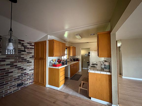 3rd image of 1013 Vernal St