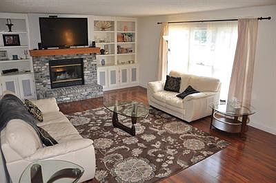 4th image of 1645 Meadow West Dr