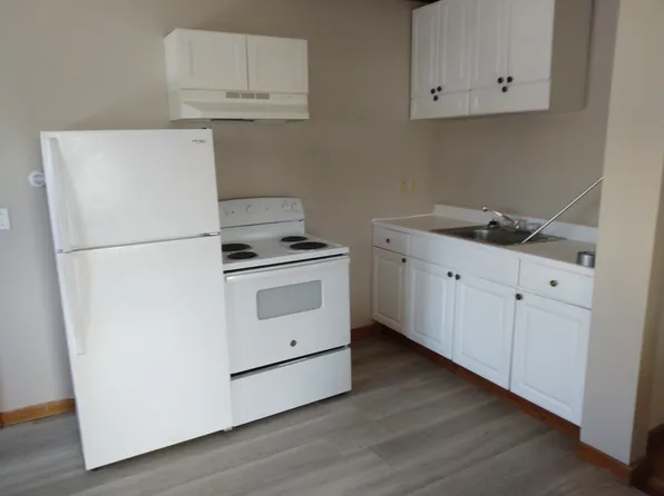 4 Lebanon Ct #A, Sanford, ME 04073