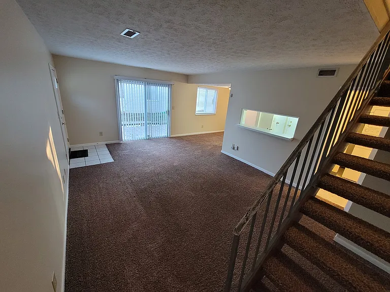 Ravenel Dr — Photo 1