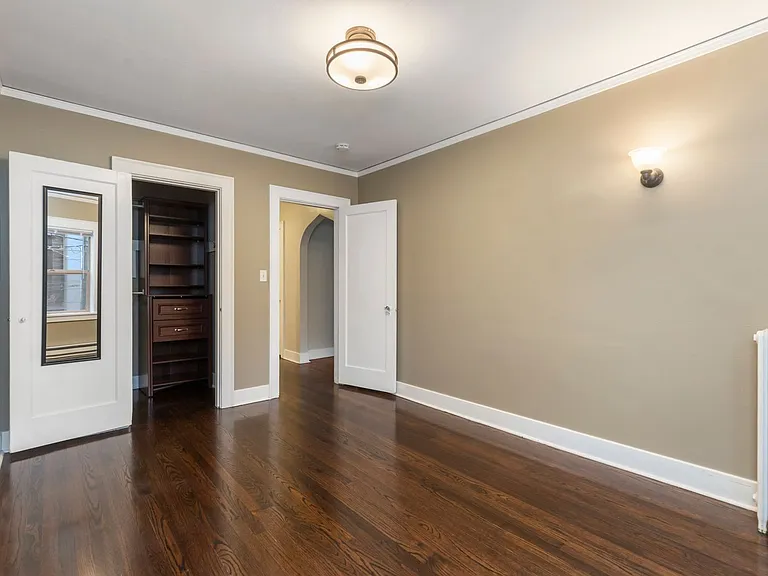 Westland Manor — Photo 22