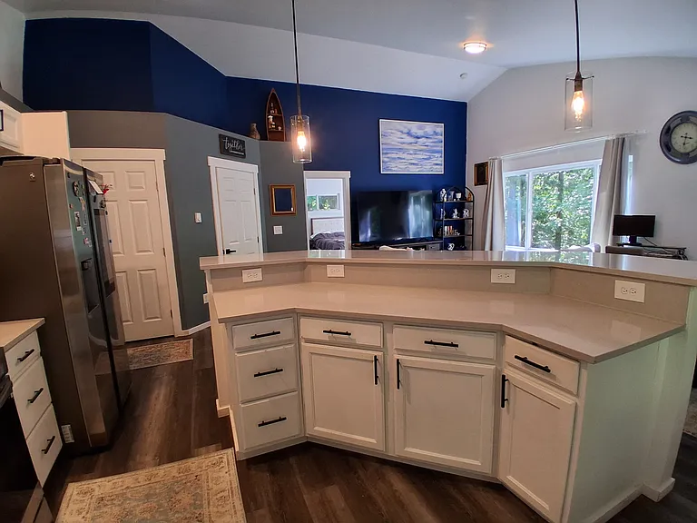 471 E Parkway Blvd — Photo 9
