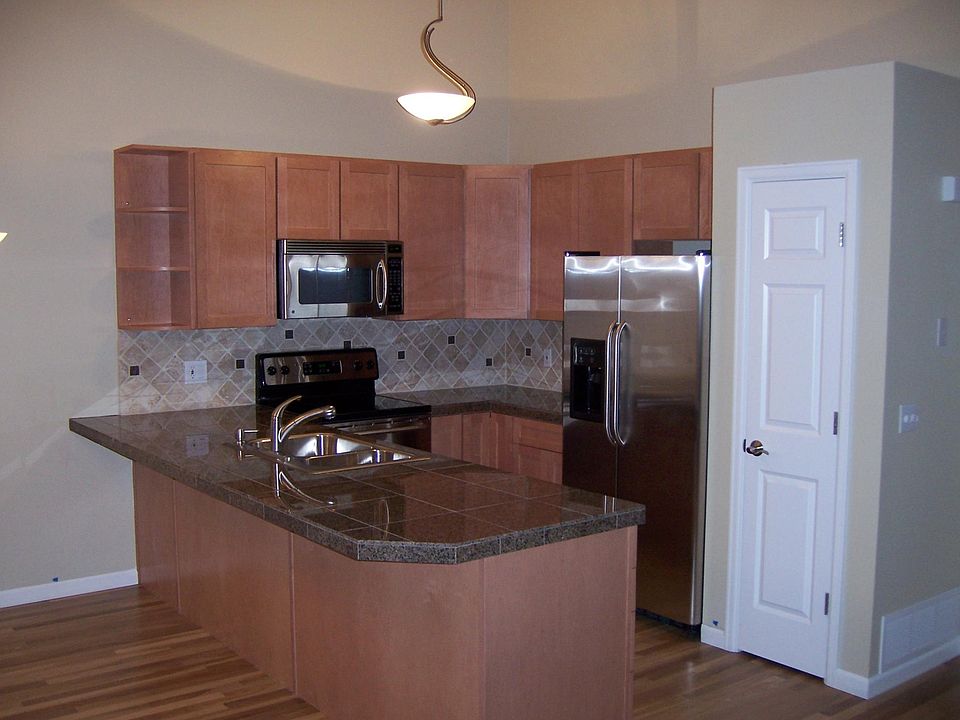 2nd image of 532 W Lois Way