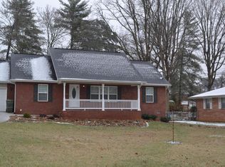 308 Green Hill Dr, Maryville, TN 37804