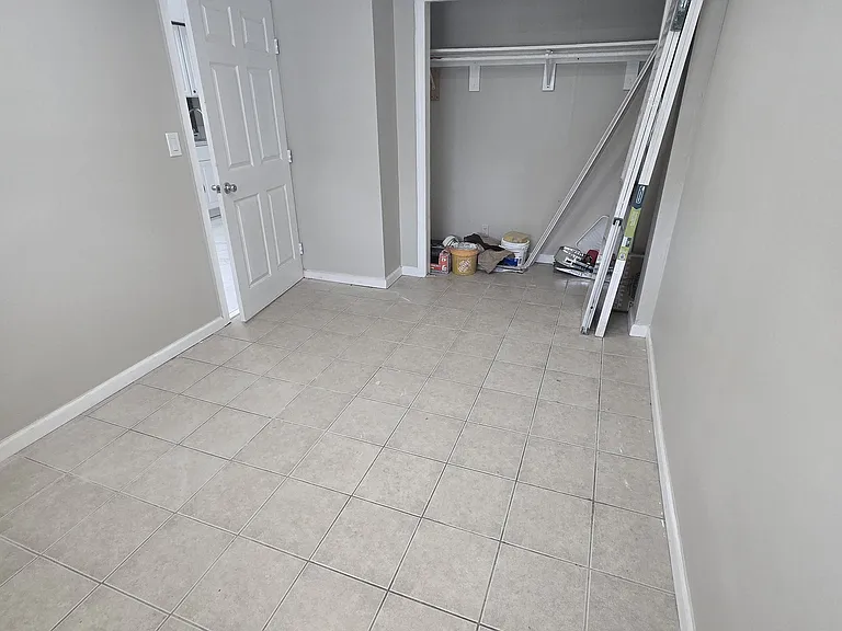208 Hilltop Dr — Photo 8
