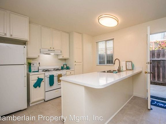 3rd image of 965 Laguna Dr APT 17