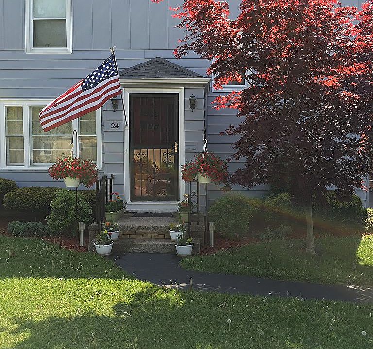 1st image of 24 Bissell Dr