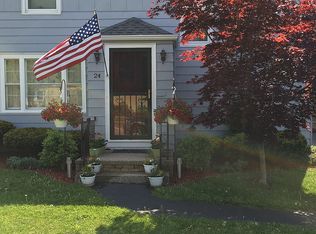 24 Bissell Dr, Amherst, NY 14226