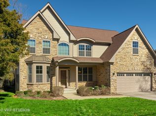 8915 Skyline Dr, Burr Ridge, IL 60527