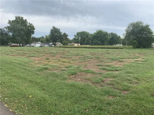 6607 Ridgeway St, Saint Joseph, MO 64504