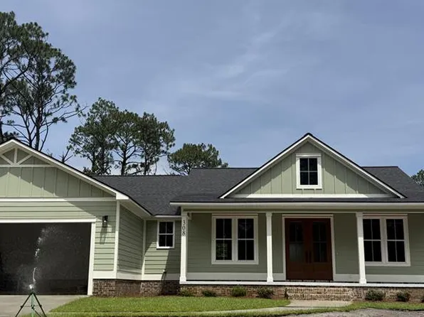 308 Dogwood Ave, Douglas, GA 31533
