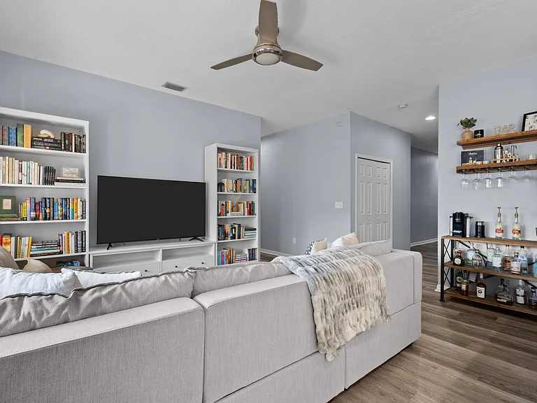 9510 Georgian Park Ln #106 — Photo 10