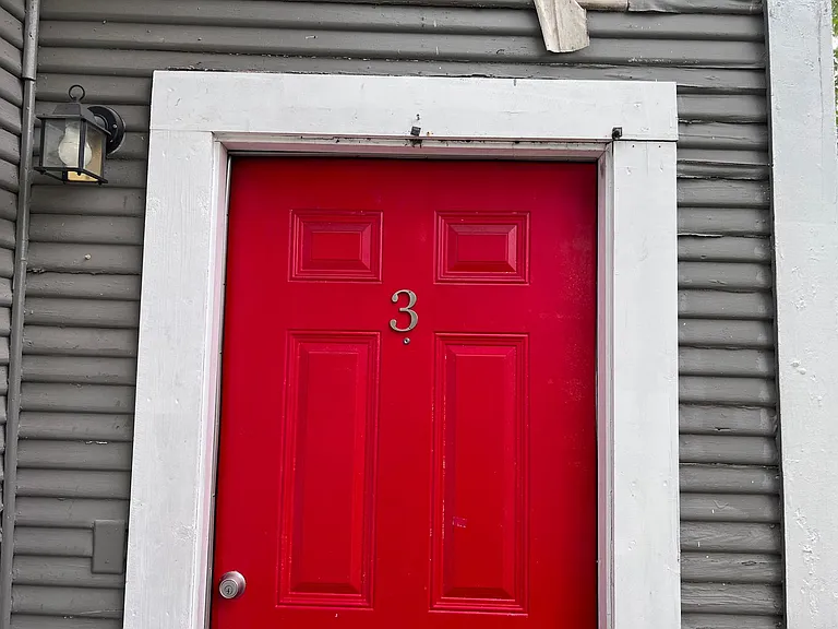 519 Hammond Ave — Photo 4