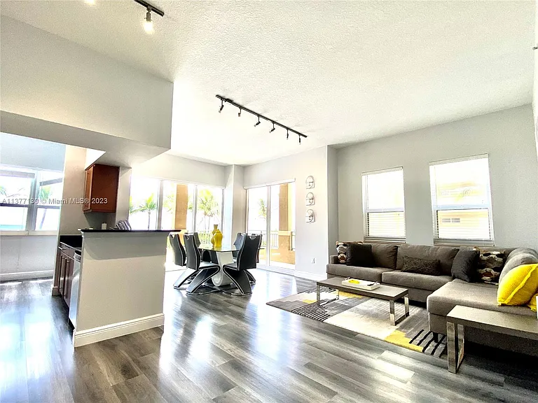 2080 S Ocean Dr #111 — Photo 5