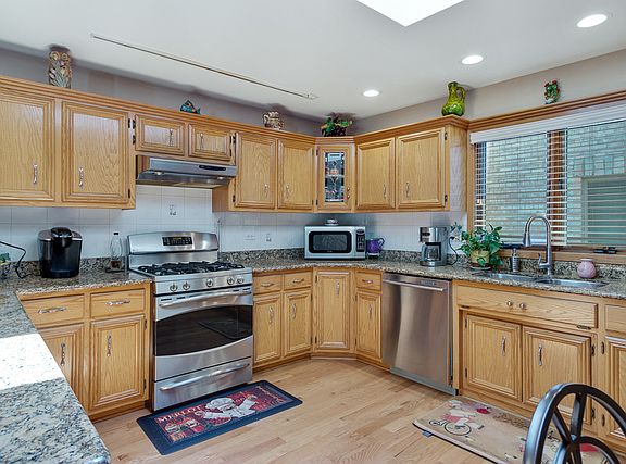 5th image of 9524 S Kolmar Ave