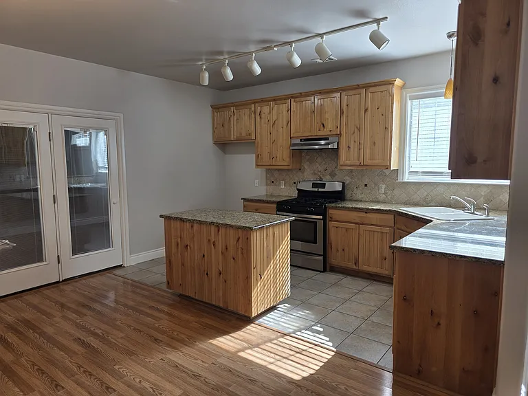 203 Pecan St #B — Photo 7