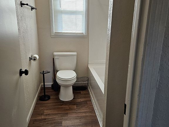 5th image of 808 Kingsbury Rd