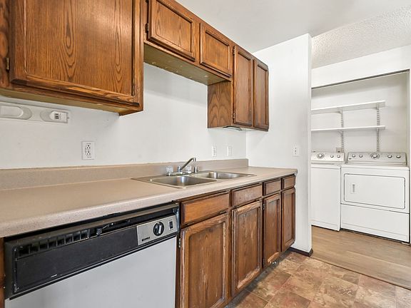 4th image of 612-614 A St #612-5