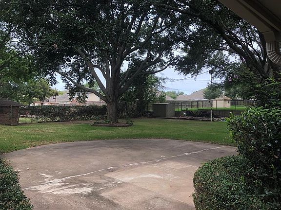 3rd image of 1107 Hollis Dr