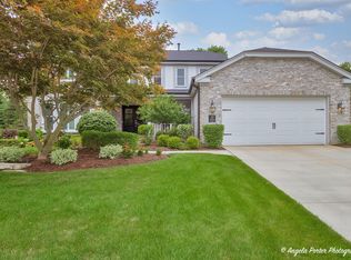 37 Carlyle Ln, Buffalo Grove, IL