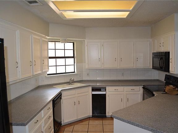 2nd image of 2307 Greenpark Dr