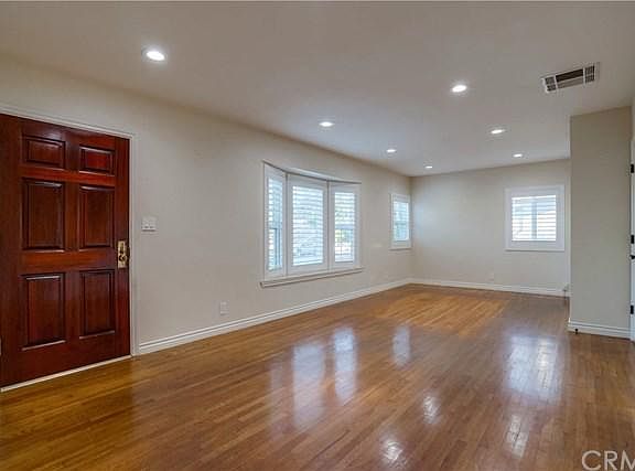 3rd image of 1353 Seaman Ave