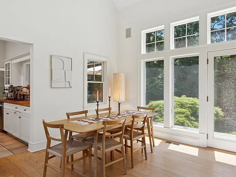 4 Great Circle Rd — Photo 10