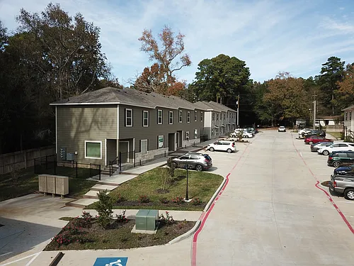 Cottage Pointe Photo 1