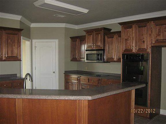 3rd image of 116 Amherst St