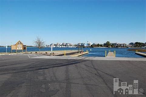 5th image of 500 Spencer Farlow Drive