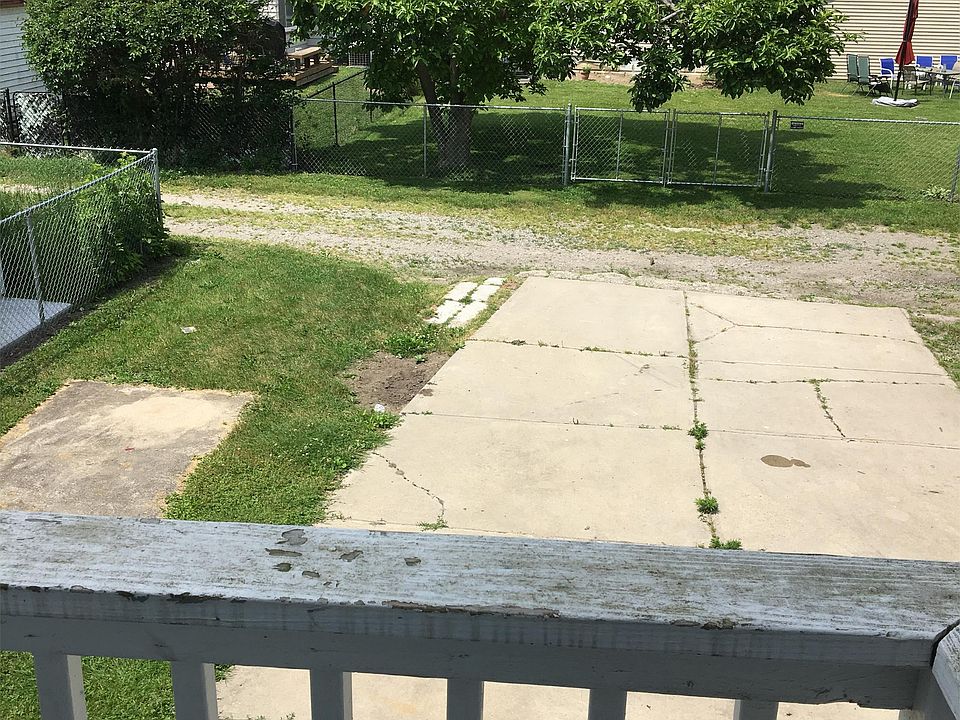 708 Highland St Apt 2, photo 4