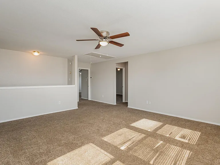 1121 Charlotte Dr — Photo 25