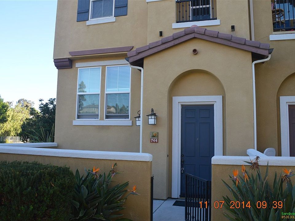1st image of 744 Mariposa Cir