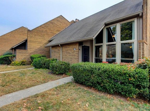 2nd image of 26 Canberra Dr
