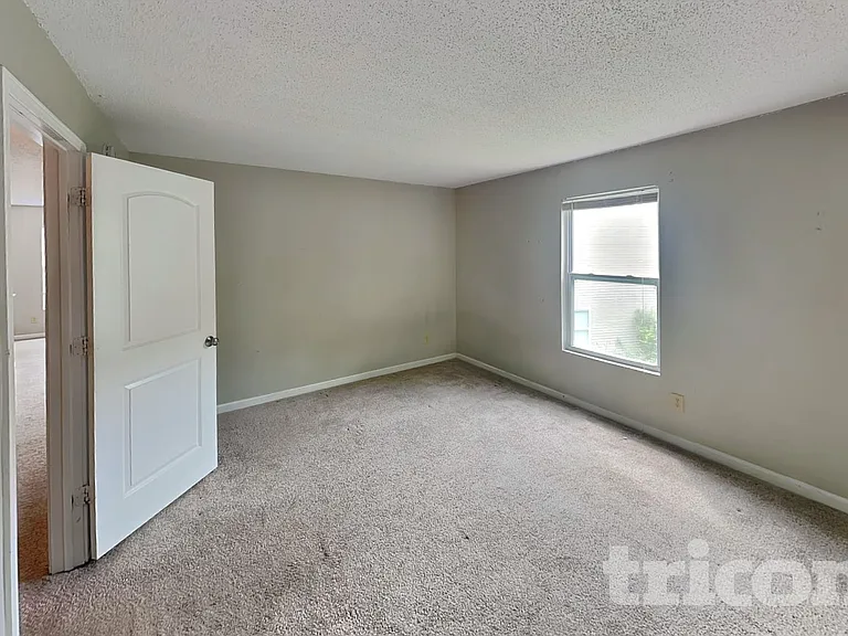7921 Crackling Ln — Photo 10