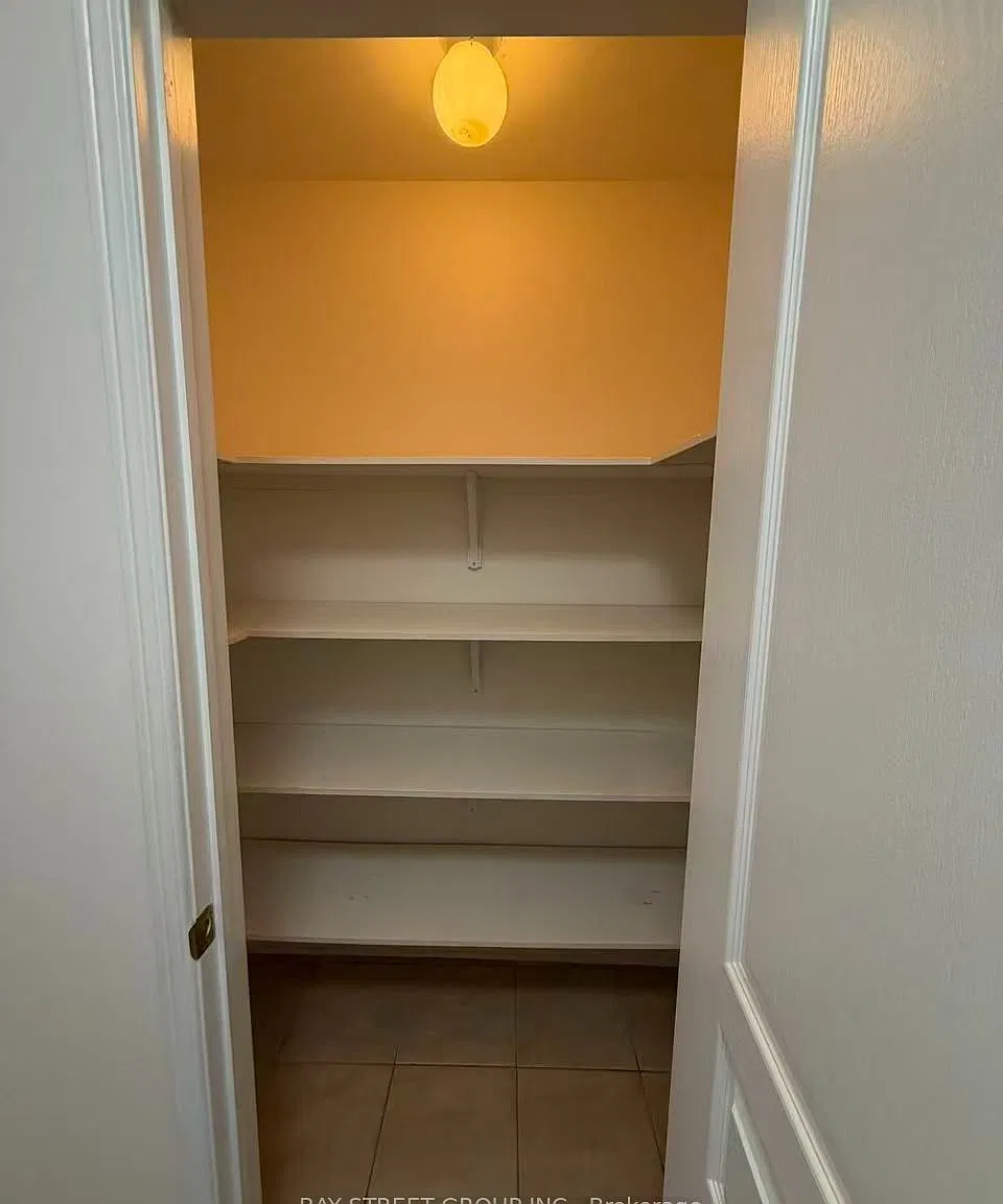 4 bed, $3,300 — Photo 4
