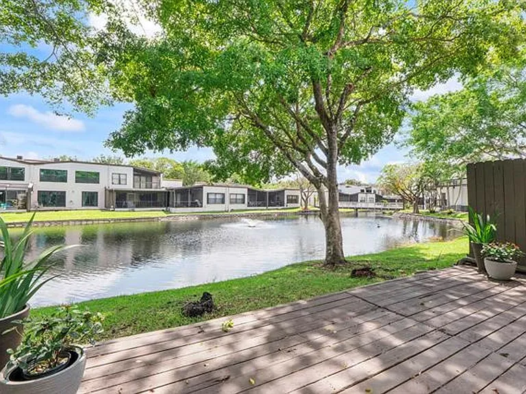 9717 N New River Canal Rd #409 — Photo 42