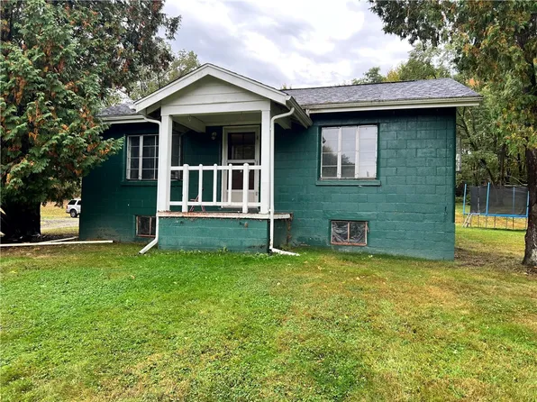 303 Leech Rd, Greenville, PA 16125