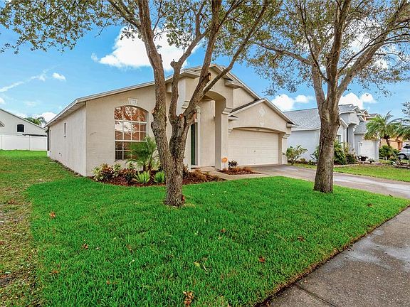 3rd image of 13010 Bridleford Dr